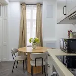 Cozy Downtown 2Bedrm Residence W\' Peacefull Neighborhood