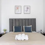Cozy Downtown 2Bedrm Residence W\' Peacefull Neighborhood
