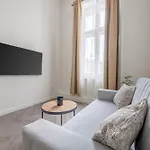 Cozy Downtown 2Bedrm Residence W\' Peacefull Neighborhood