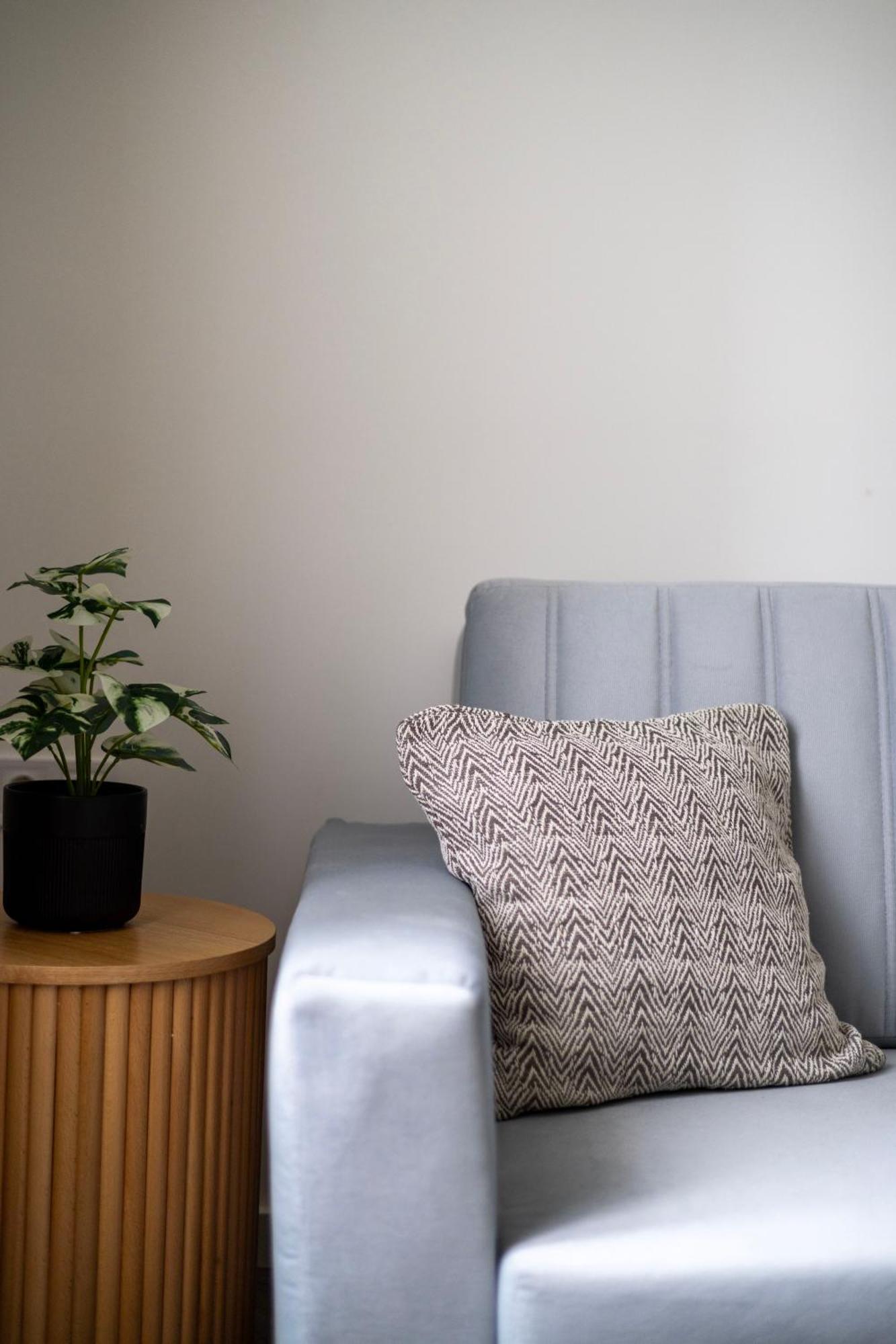 Cozy Downtown 2bedrm W' Peacefull Neighborhood Apartment