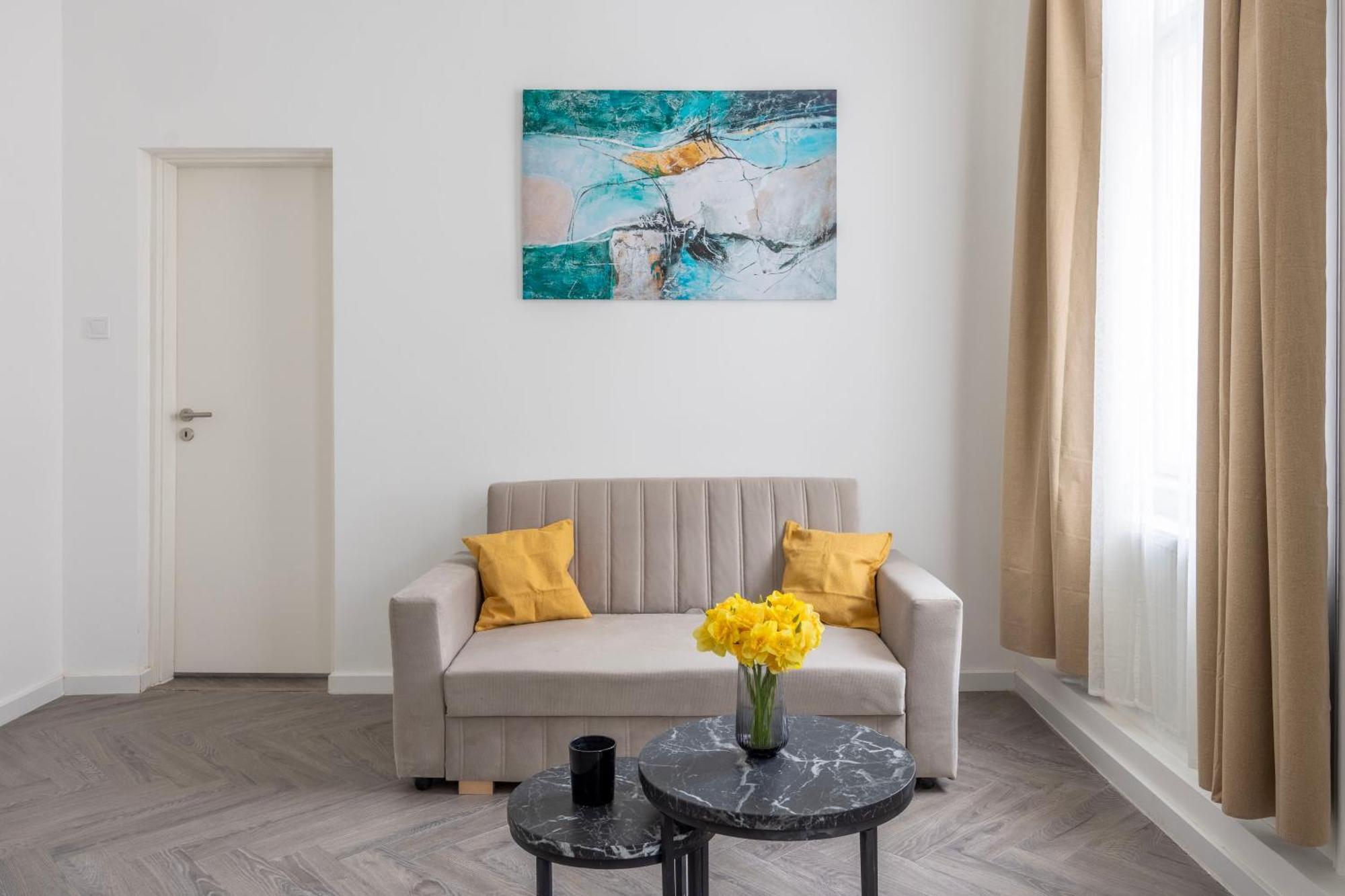 Apartment Cozy Downtown 2bedrm W' Peacefull Neighborhood Budapest